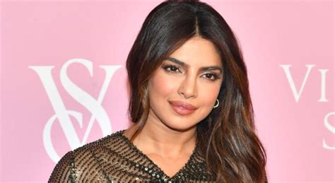 priyanka chopra naked|Priyanka Chopra sublime en lingerie apparente sous une robe